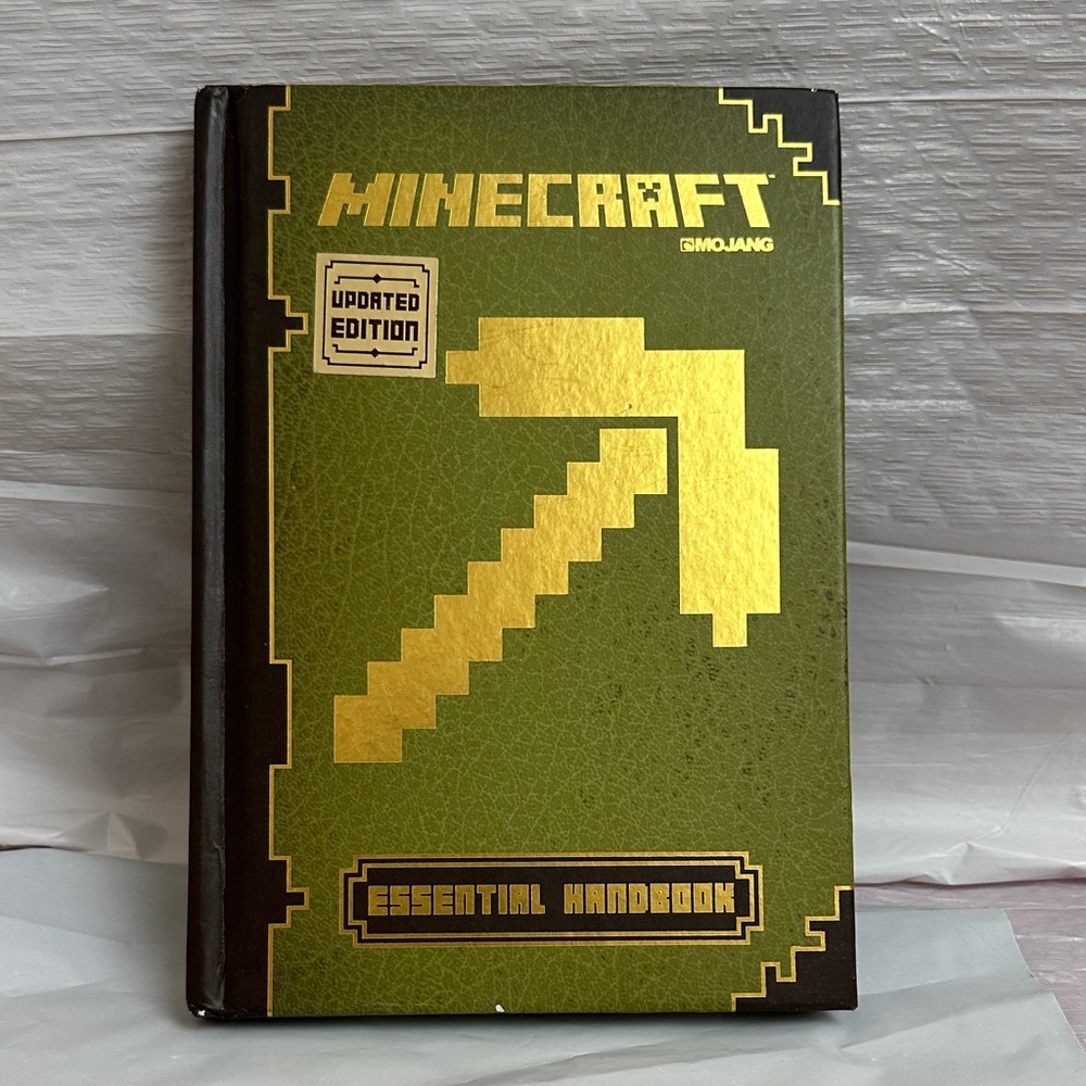 Minecraft Essential Handbook - Updated Edition
